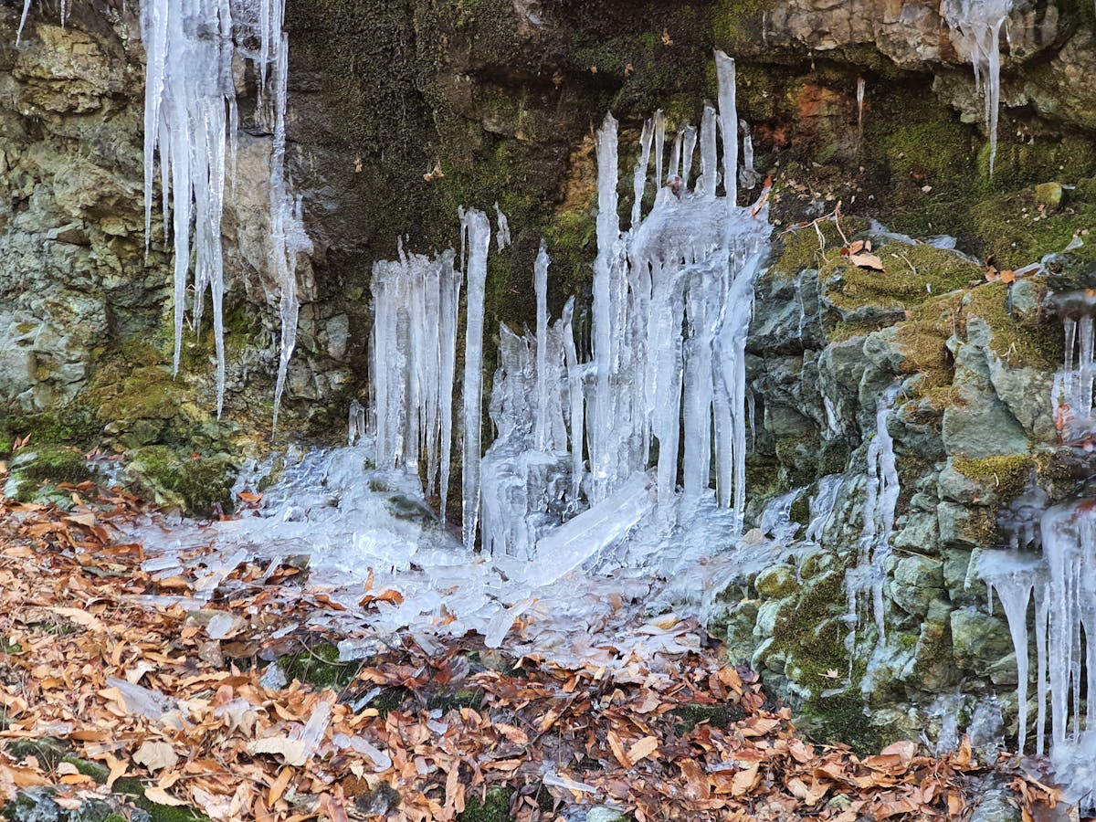 High-tech visualization of data and human outline symbolizing collaboration between humans and AI