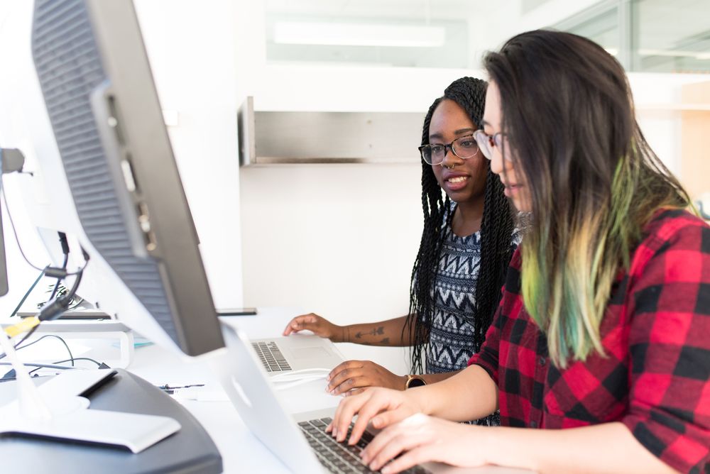 How to Negotiate Remote Tech Salaries, RSUs, and Equity Grants: The 2026 Total Compensation Playbook - Pre-Negotiation Leverage Engineering: Competing Offers & Value Demonstration