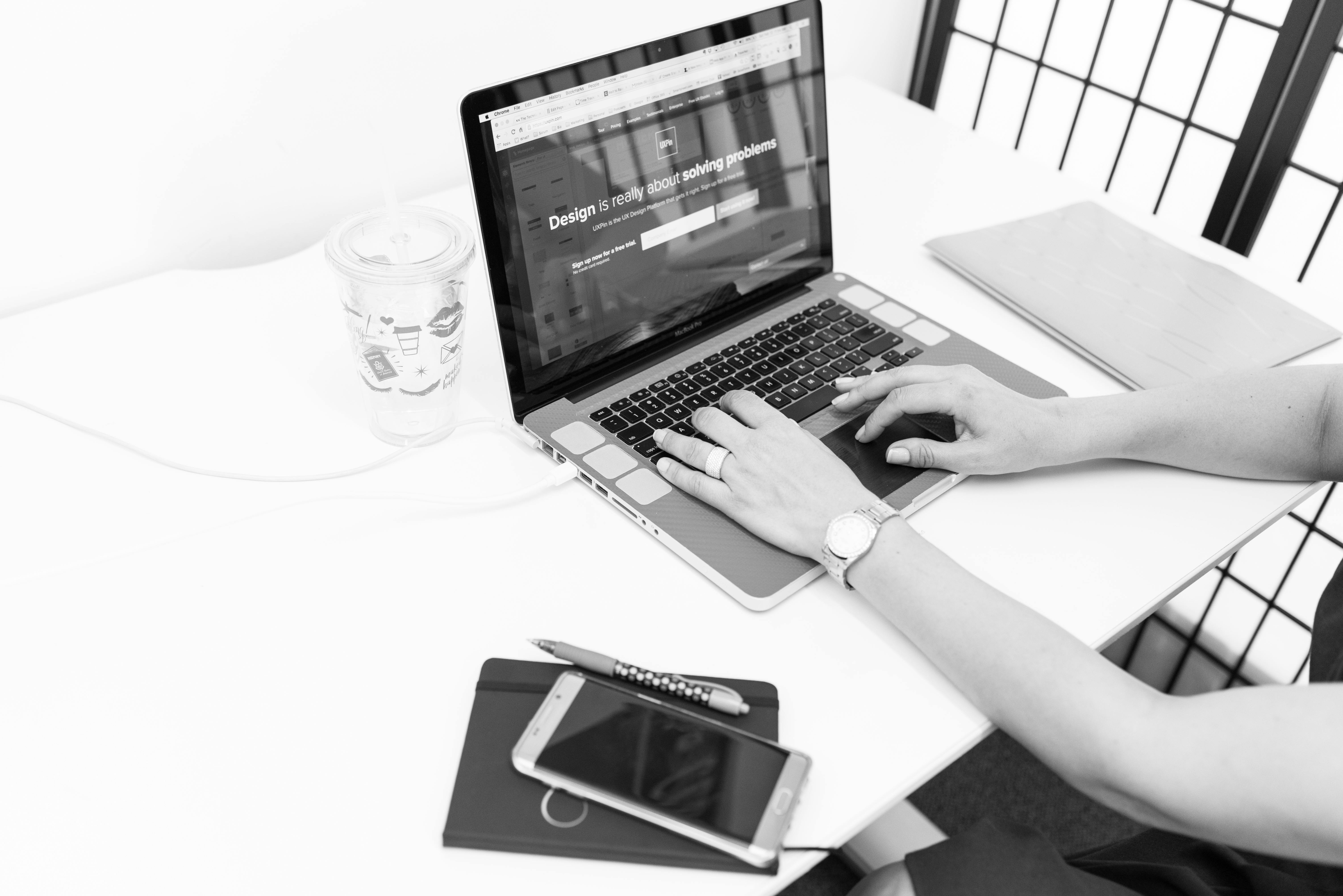 Von pixelig zu Hollywoodreif: Wie AI aus Google Earth Screenshots Kino-Drohnenaufnahmen zaubert