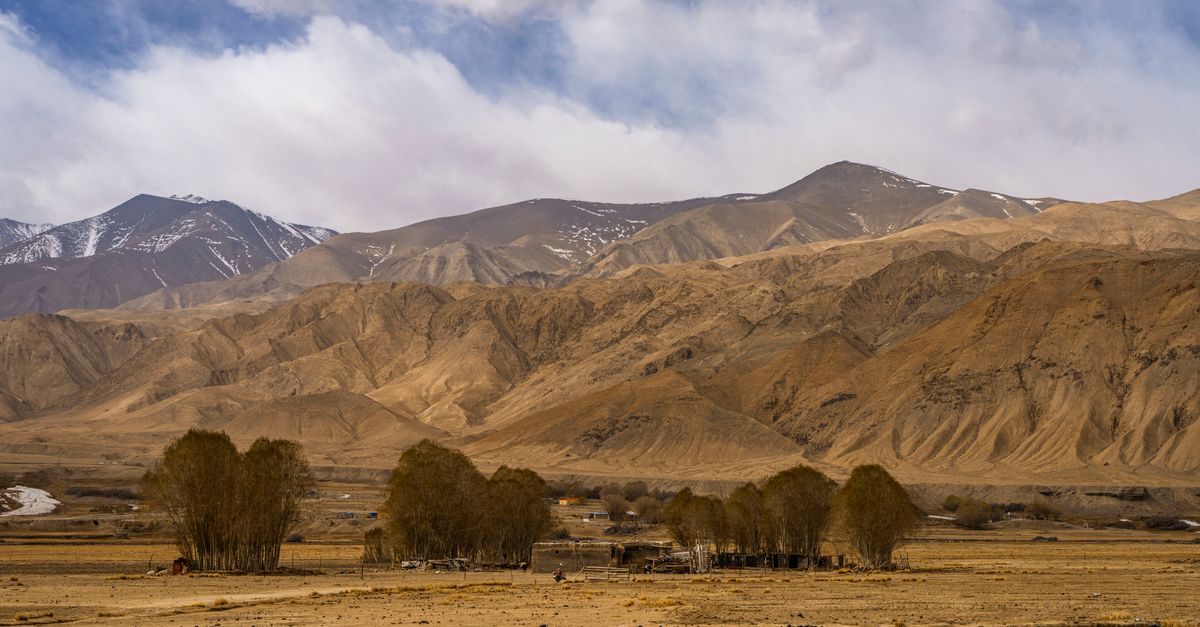 Remote Rural Valley Rural Community in the Mountain Valley · Free Stock Photo