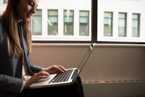 Fotografie   Vrouw, Gebruikende Laptop