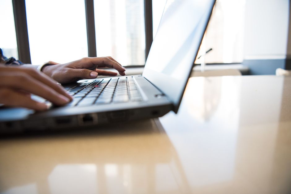 Prompts et cas d'usage IA : la méthode pour obtenir des résultats fiables