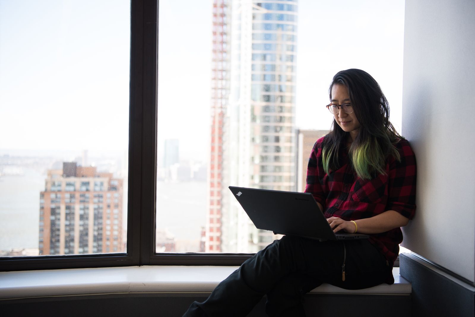 Fund manager working at a laptop, photo by Christina Morillo on Pexels