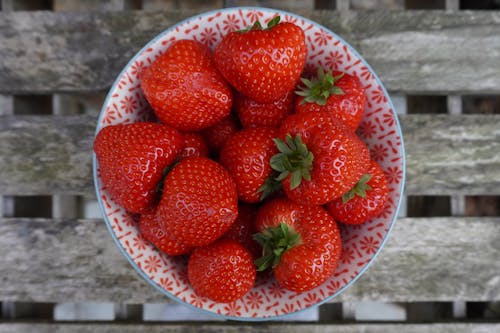 Kostenlos Kostenloses Stock Foto zu aufsicht, dessert, erdbeeren Stock-Foto