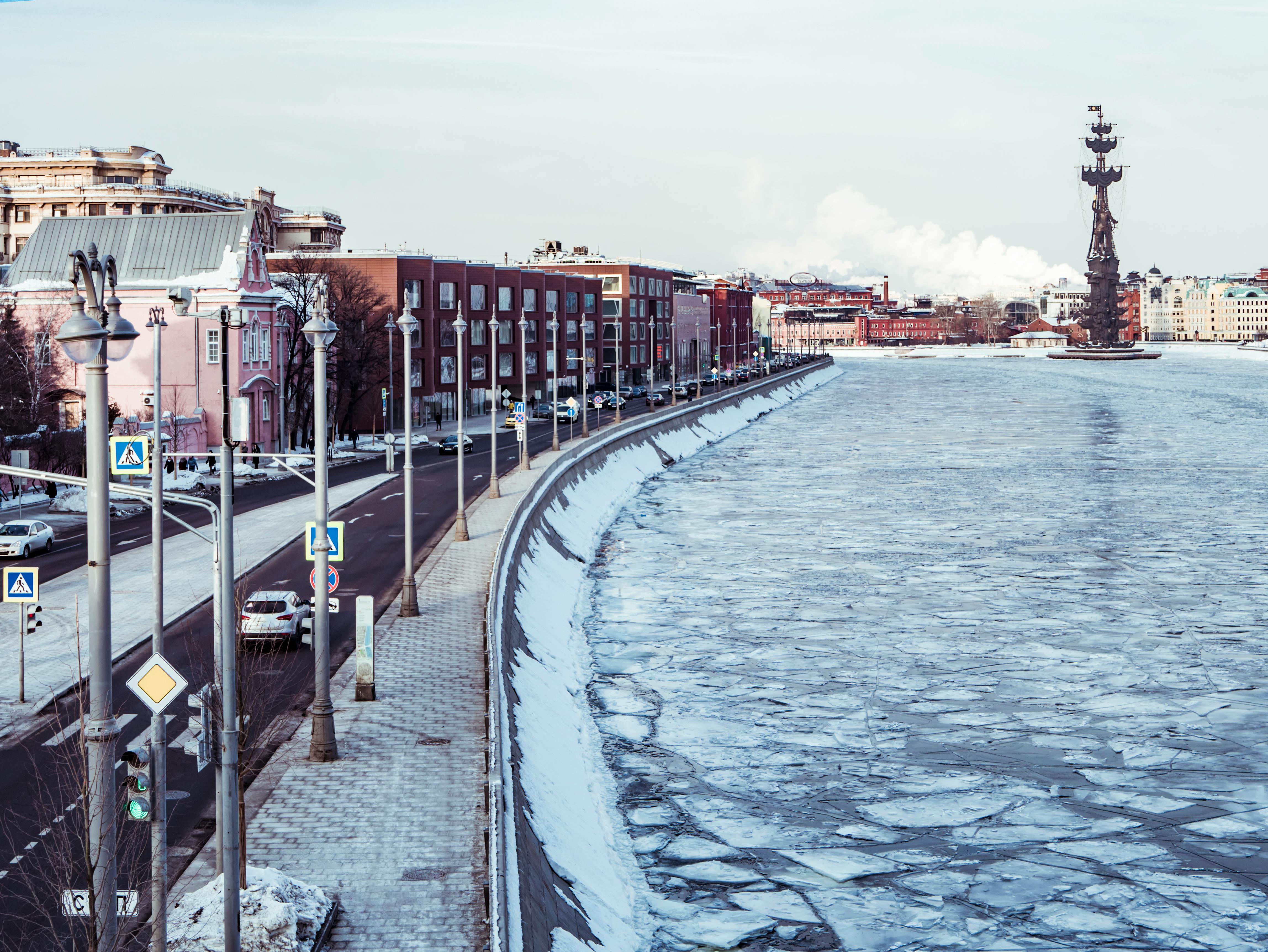 How do off grid homes get water?