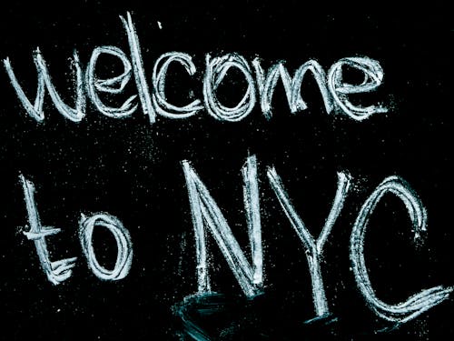 歡迎來到紐約文字覆蓋的黑色背景