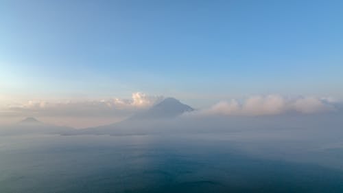 Kostenloses Stock Foto zu berg, bewölkt, blauer himmel