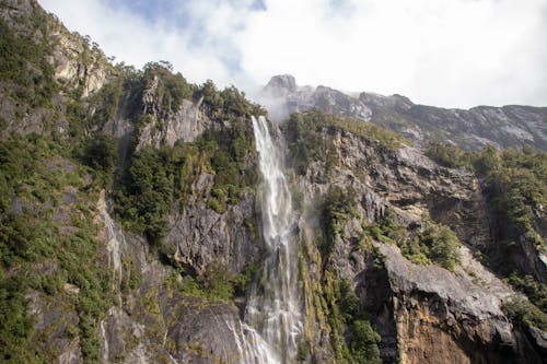 Безкоштовне стокове фото на тему «вода, водоспади, гори»