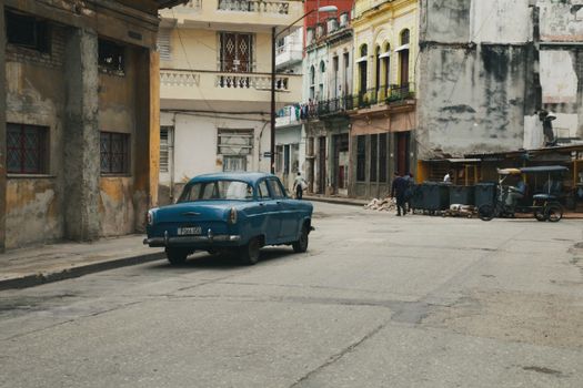 Cuban salsa class with live band — Havana