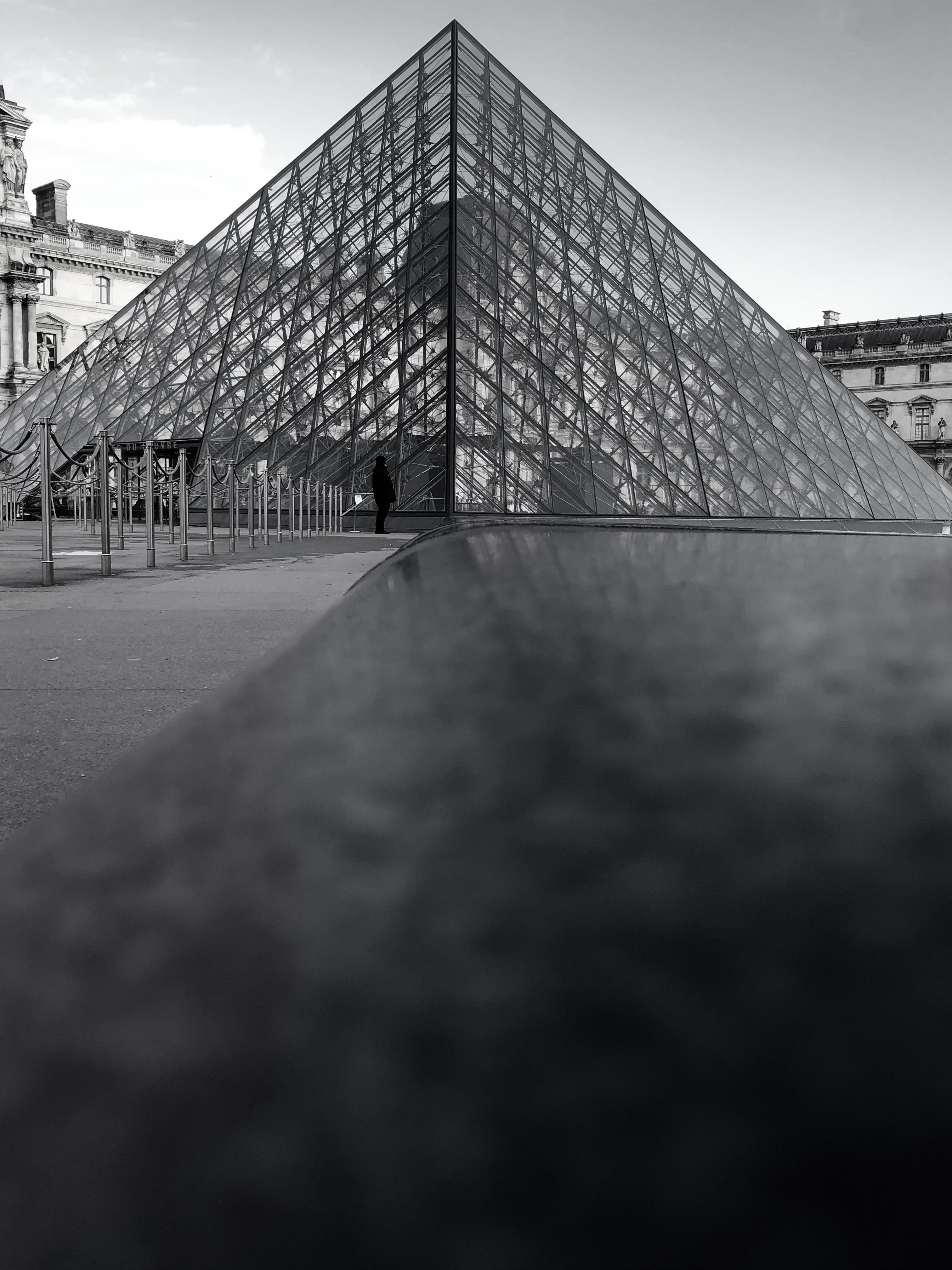 A Grayscale of the Louvre Pyramid · Free Stock Photo