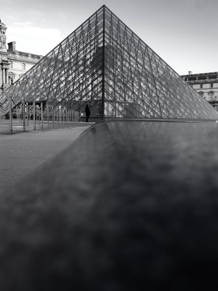 
A Grayscale Of The Louvre Pyramid