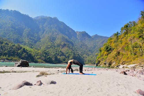 Kostnadsfri bild av indisk yoga tjej, natur, rishikesh