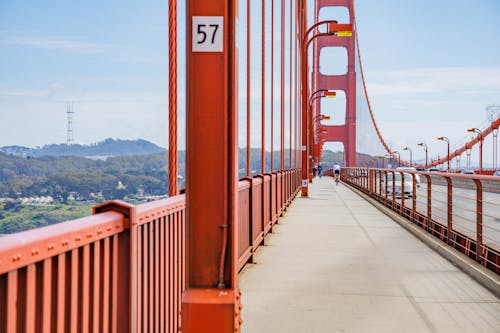 asma köprü, çelik, deniz içeren Ücretsiz stok fotoğraf
