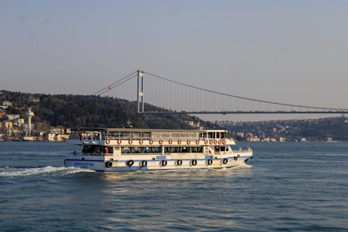 Kostenloses Stock Foto zu fähre, segeln, wasserfahrzeug