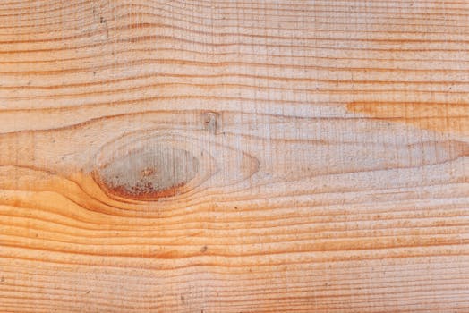 Lines Patter on Cur Wood