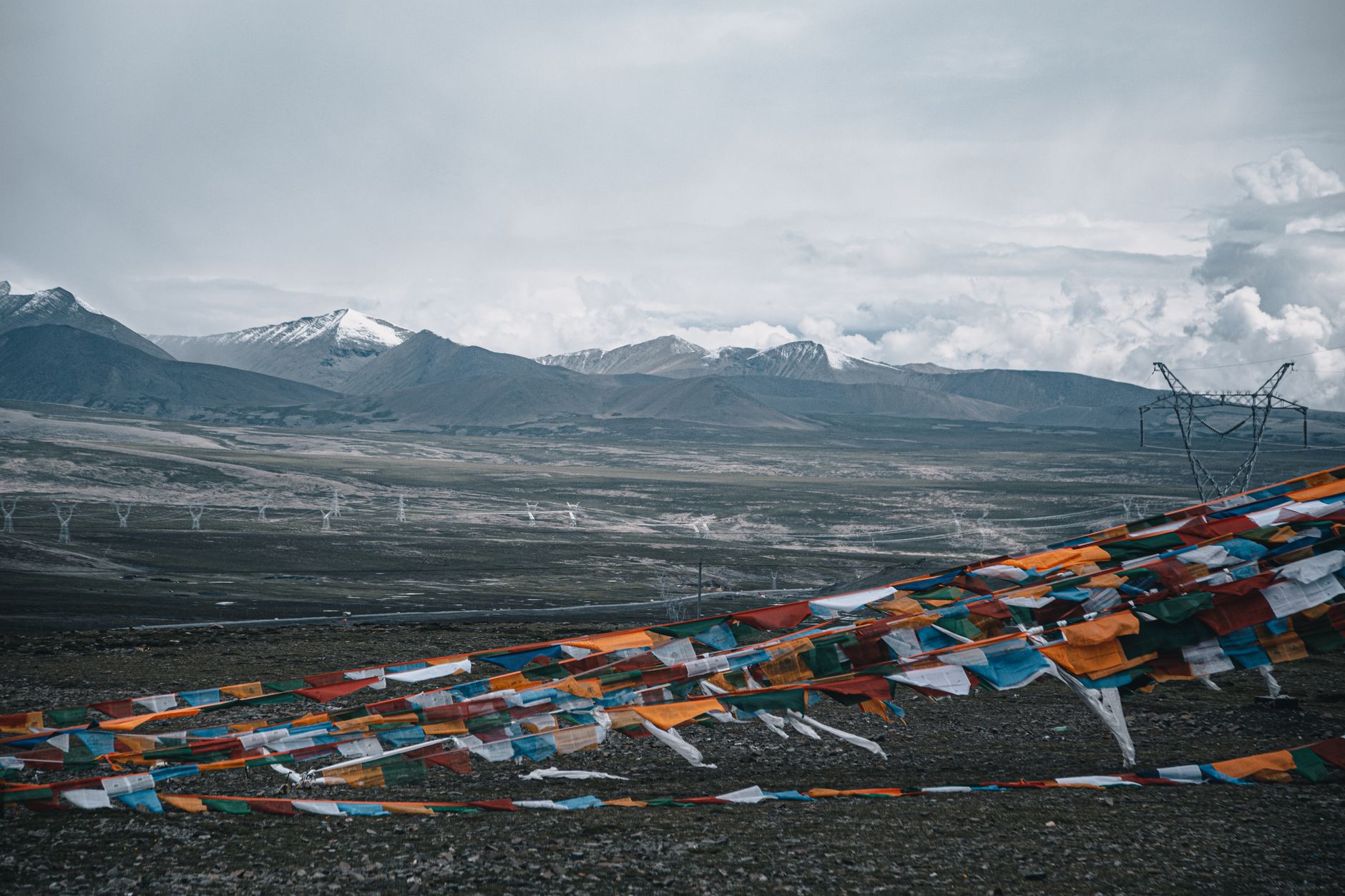 Tibet'in dağlık manzarası