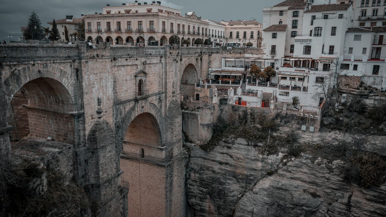 Puente Nuevo bridge over the El Tajo gorge in Ronda, Spain