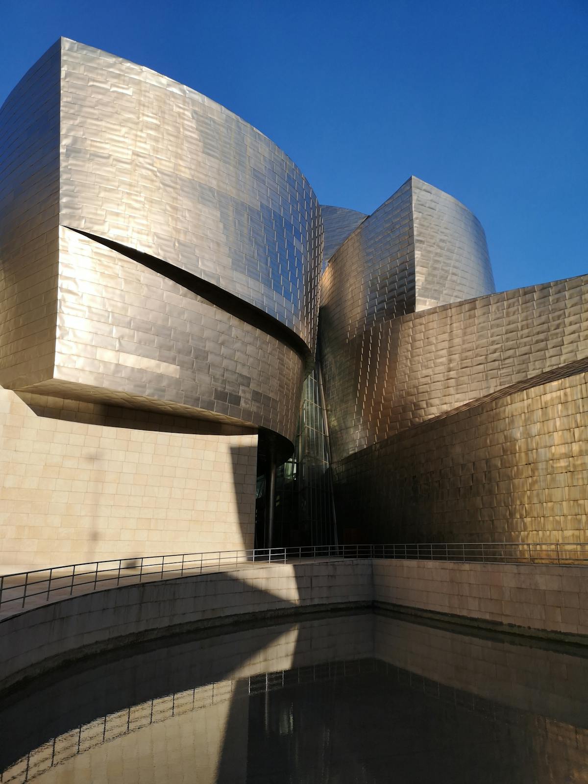 Guggenheim Museum Bilbao — Frank Gehry titanium-clad building, Spain
