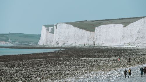 Free Explore the majestic Seven Sisters Cliffs along the English coastline with breathtaking natural scenery. Stock Photo