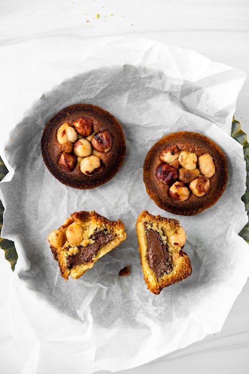 Muffins with Peanut Toppings 