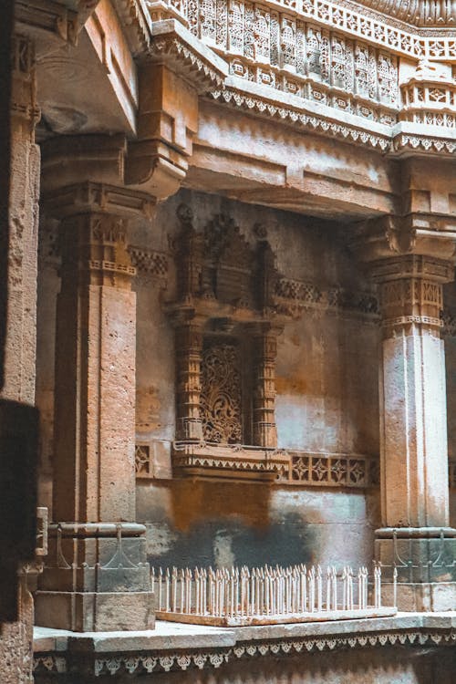 คลังภาพถ่ายฟรี ของ adalaj stepwell, การแกะสลักหิน, คอลัมน์