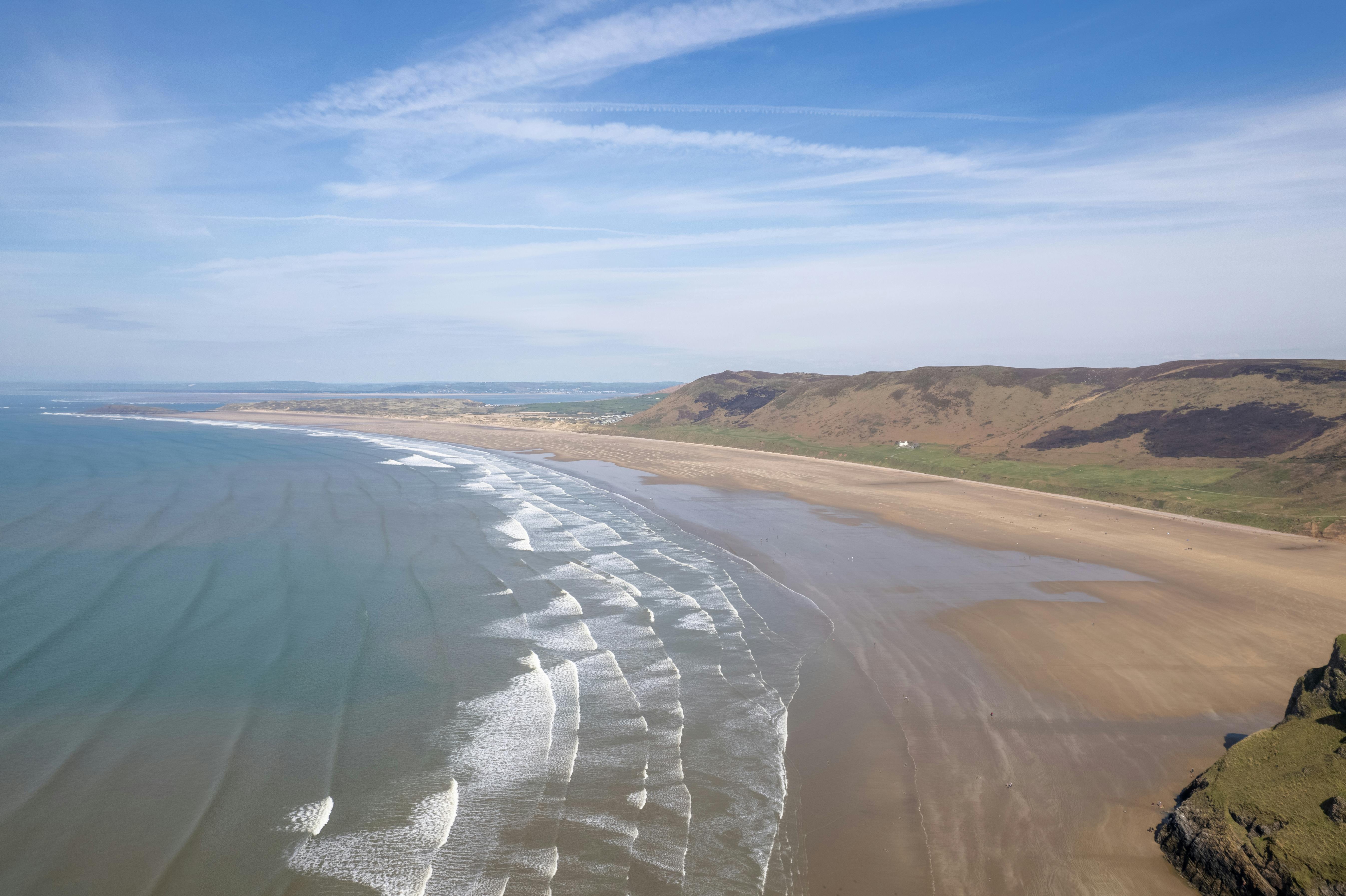 Parked Cars Near Beach · Free Stock Photo