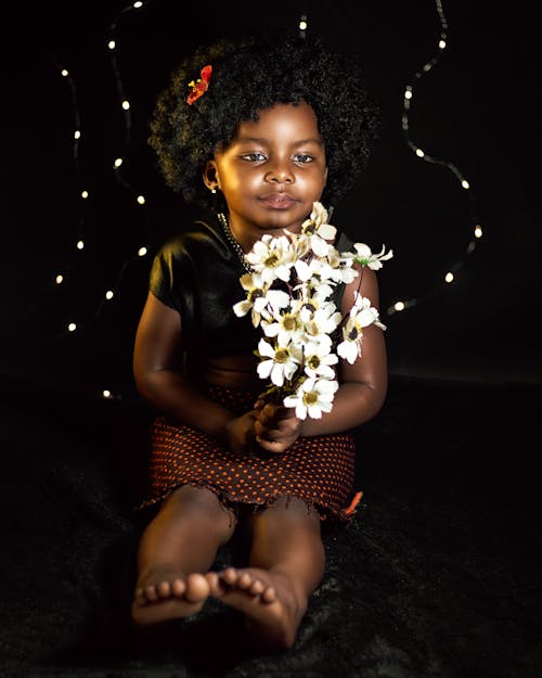 Ilmainen kuvapankkikuva tunnisteilla afrikkalainen amerikkalainen tyttö, kukka, kuvaus Kuvapankkikuva