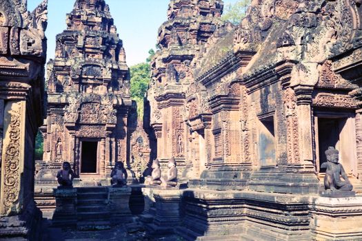 Banteay Srei rose sandstone temple — Siem Reap