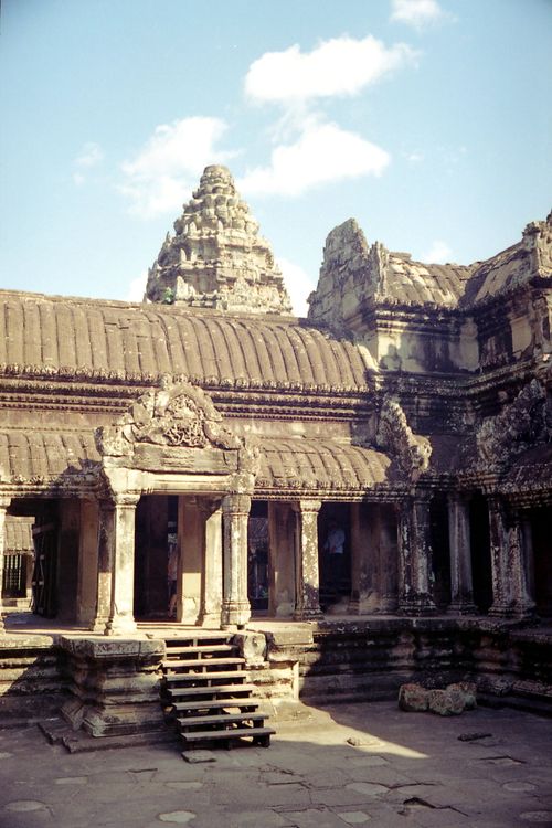 Free Explore the stunning architecture of Angkor Wat temple, a symbol of Khmer culture in Cambodia. Stock Photo