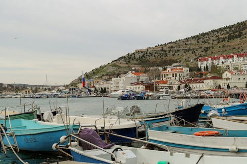 Kostnadsfri bild av båtar, byggnader, hamn