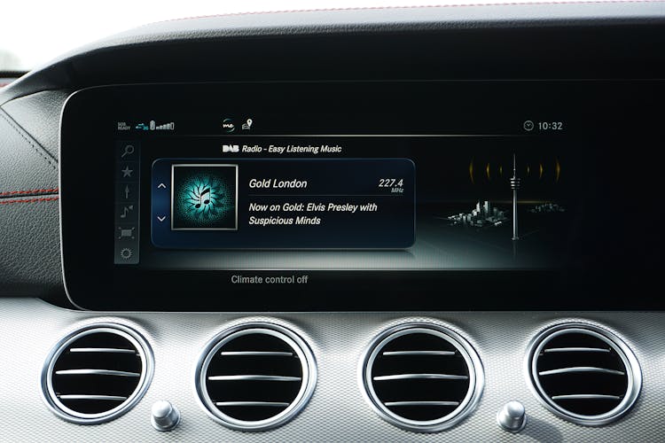 Black Car Stereo With Bluetooth