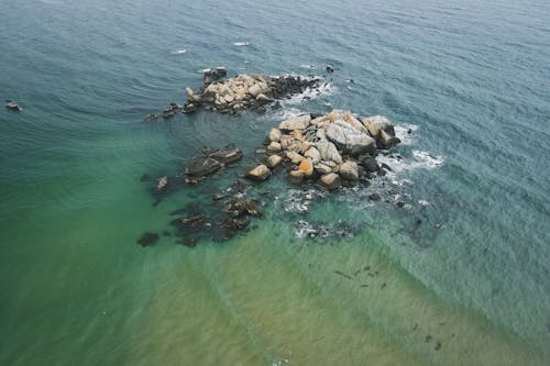 Foto d'estoc gratuïta de cos d'aigua, foto des d'un dron, fotografia aèria