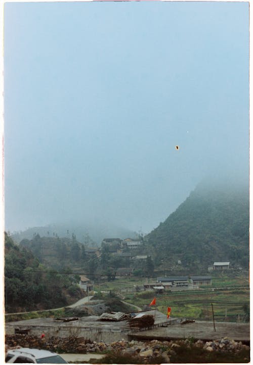 бесплатная Бесплатное стоковое фото с вертикальный выстрел, горы, деревни Стоковое фото
