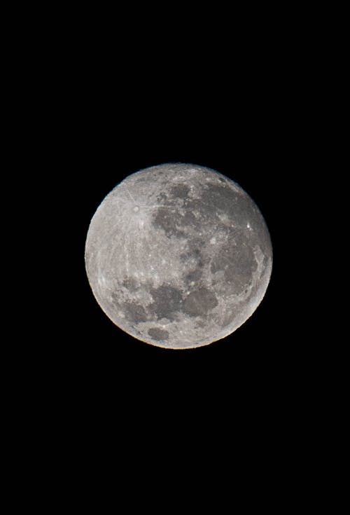 Free Full Moon in Dark Background Stock Photo