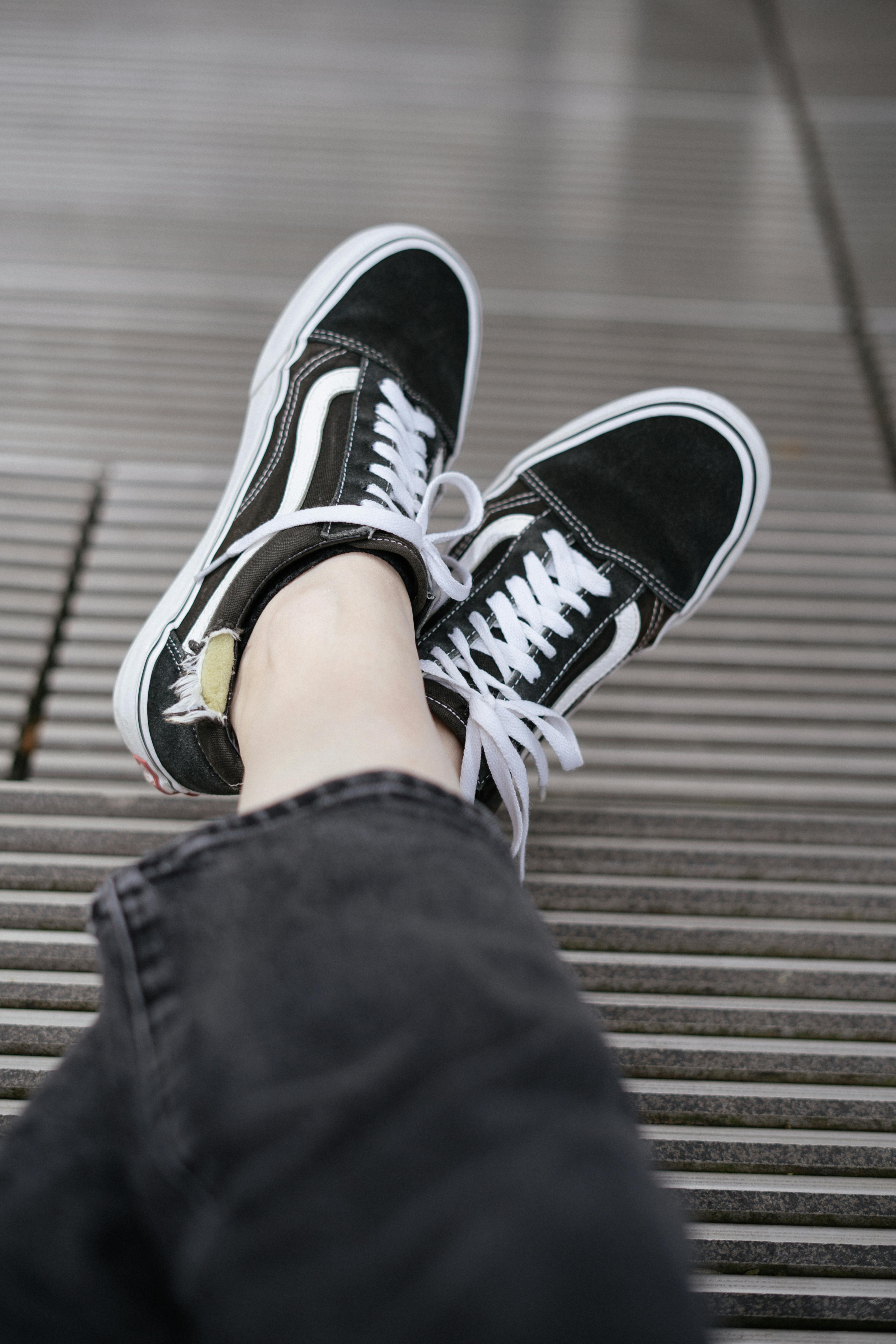 black jeans with vans