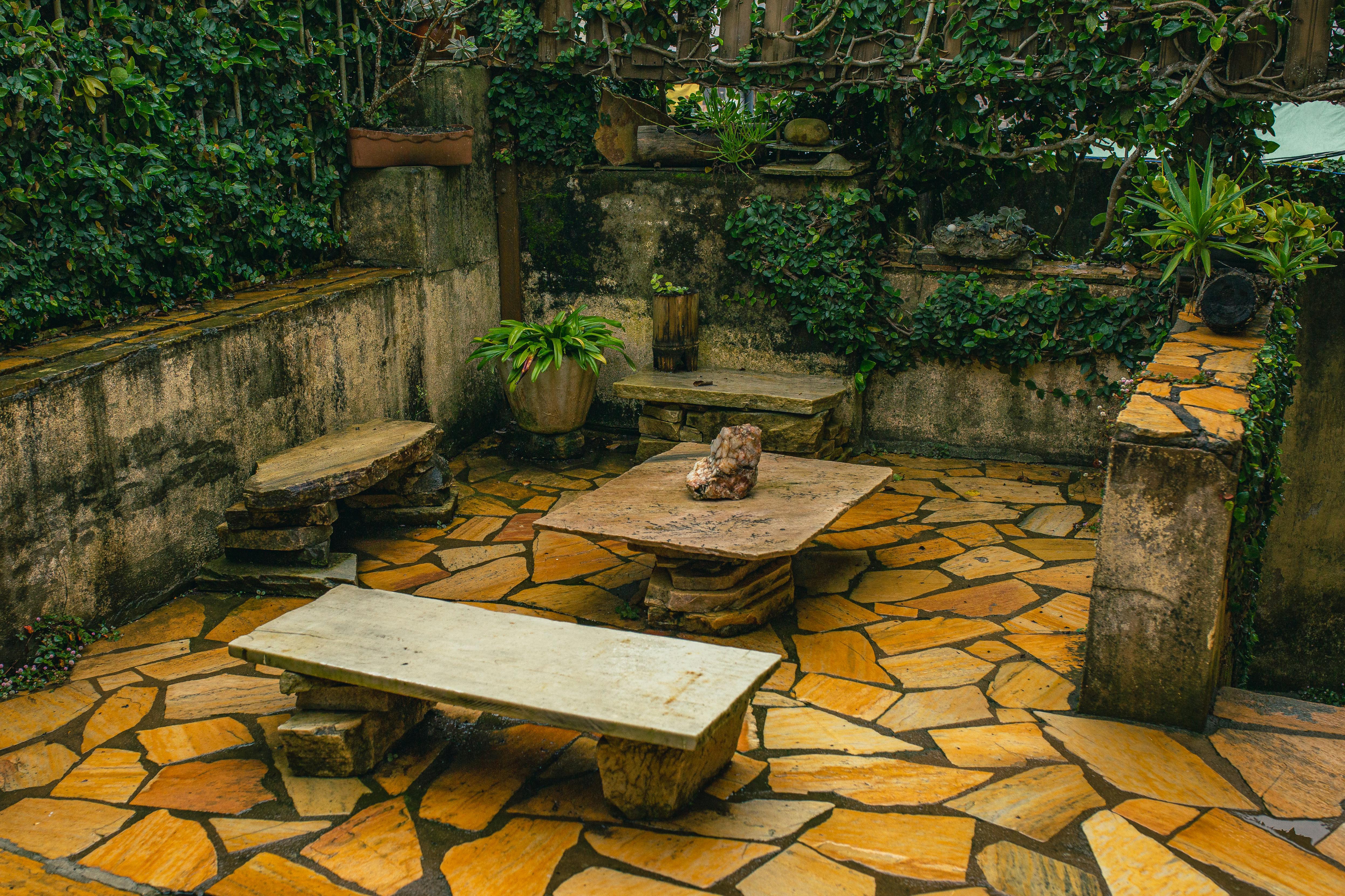 Natural stone patio design - Local hardscape contractors