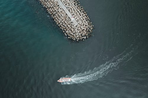 Foto d'estoc gratuïta de aigua, barca, embarcació d'aigua