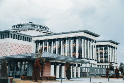 Free A striking modern building with columns and unique design located in Ankara, Türkiye. Stock Photo