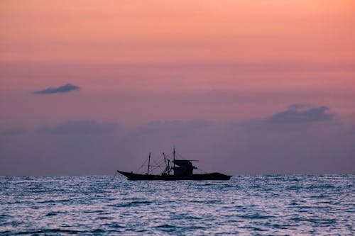 Immagine gratuita di barca, corpo d'acqua, mare