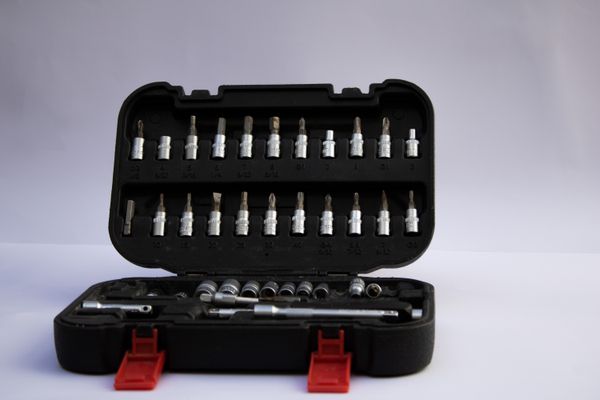 Bitsæt 32 dele med magnetholder