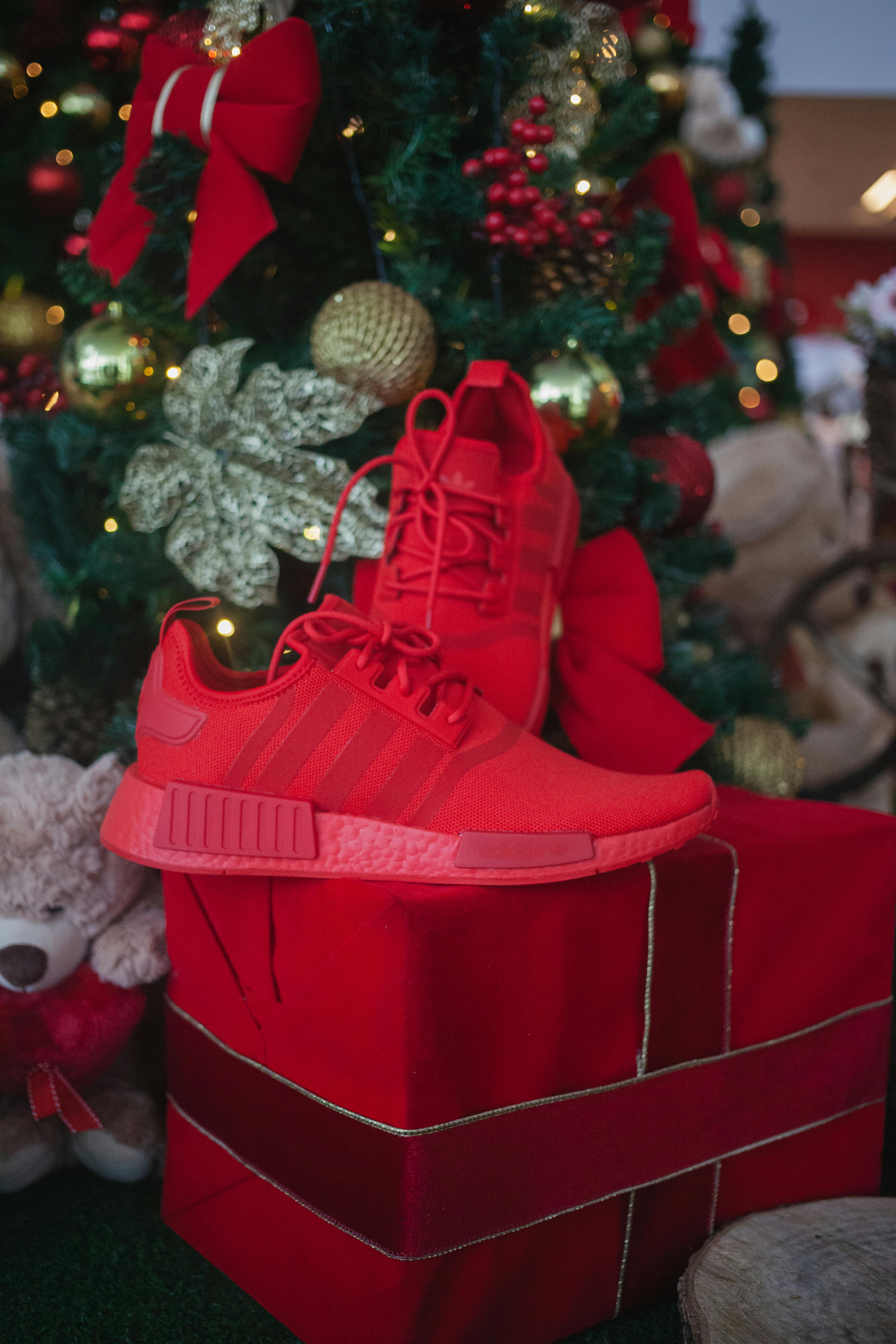 Christmas best sale nmd r1