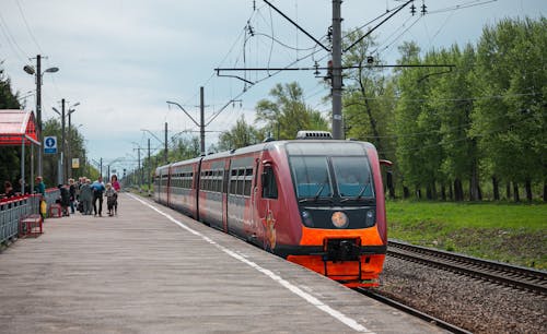 Δωρεάν στοκ φωτογραφιών με novomoskovsk, Άνθρωποι, γραμμές τρένου