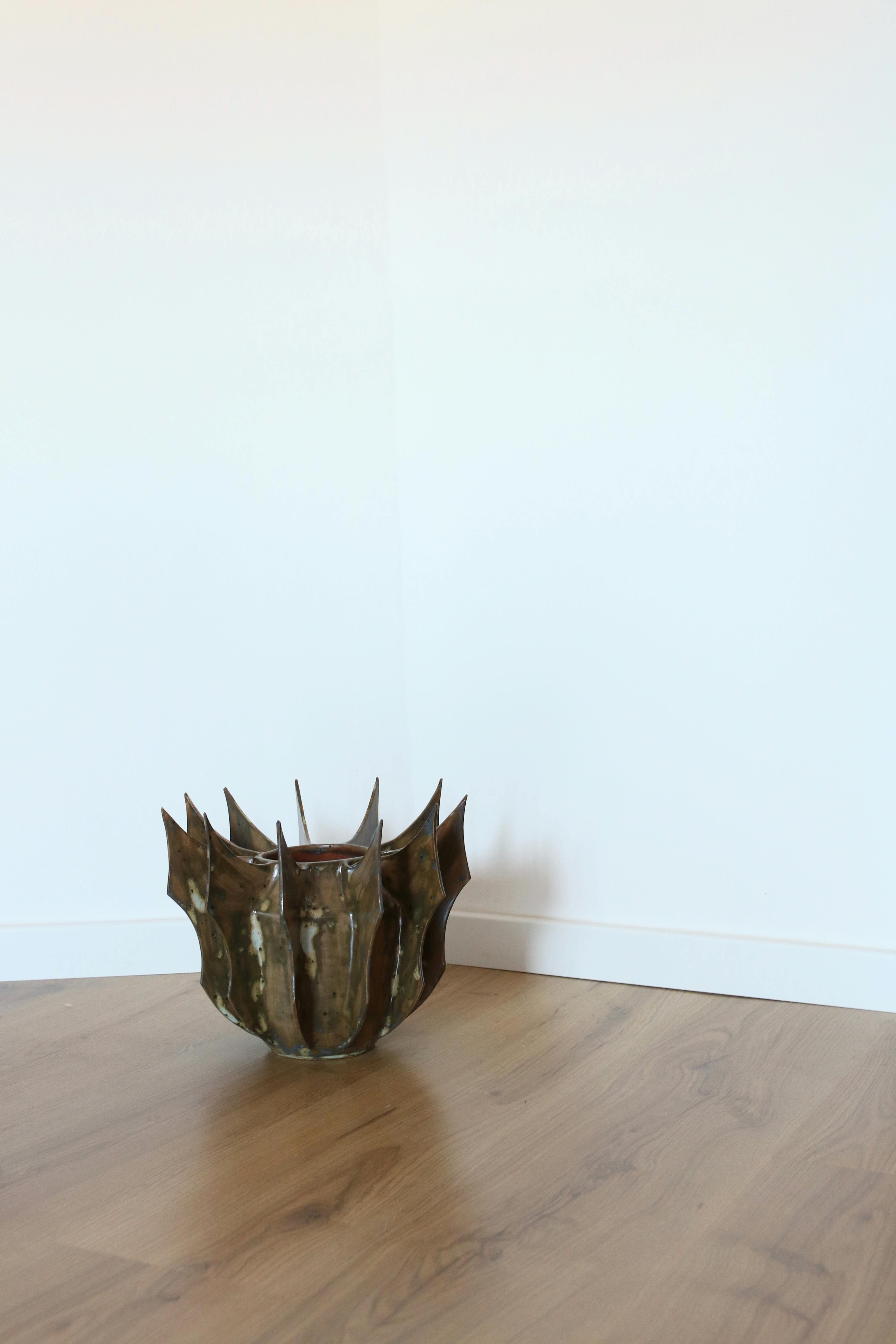 Do metal sheds need ventilation?