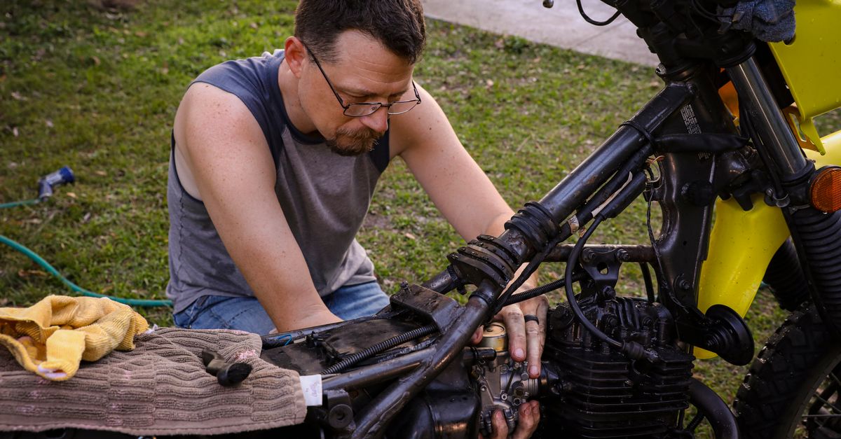 Guide complet d’entretien moto : révisions, pneus et contrôles essentiels
