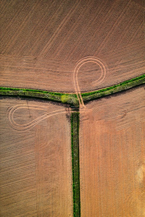 Gratis lagerfoto af droneoptagelse, fugleperspektiv, gård felt