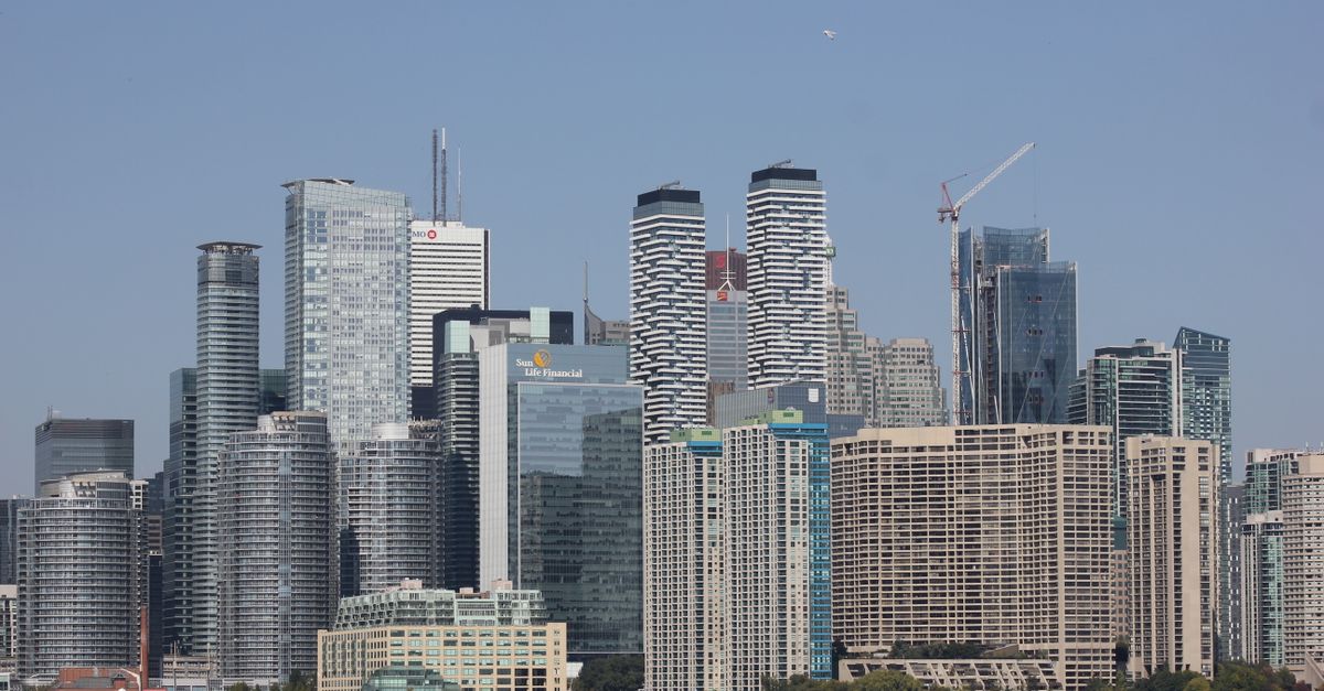 Toronto high-rise condo under construction showing the importance of the builder