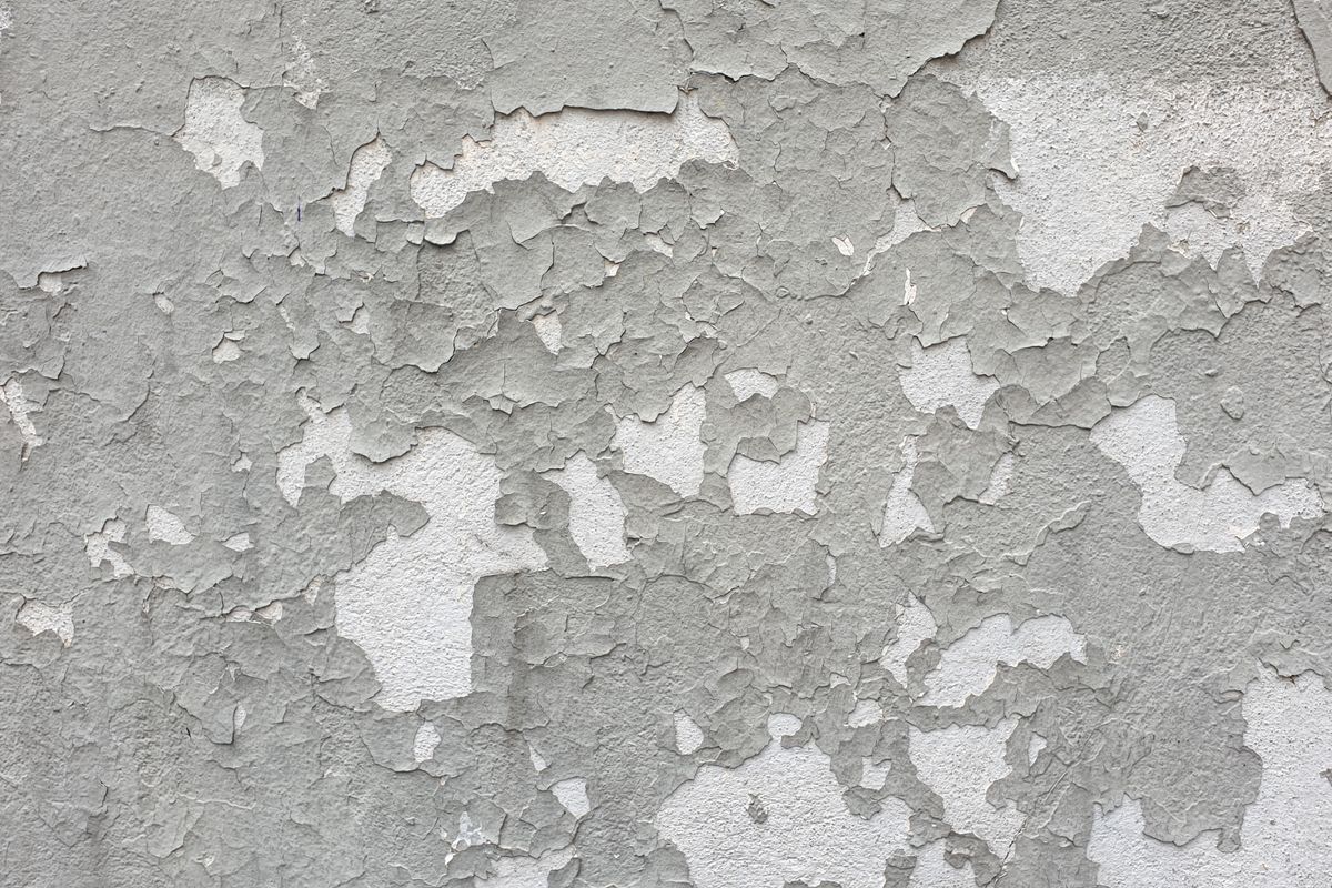 Peinture qui cloque ou s'écaille : causes et solutions - Comment réparer une peinture qui cloque ou s’écaille ?