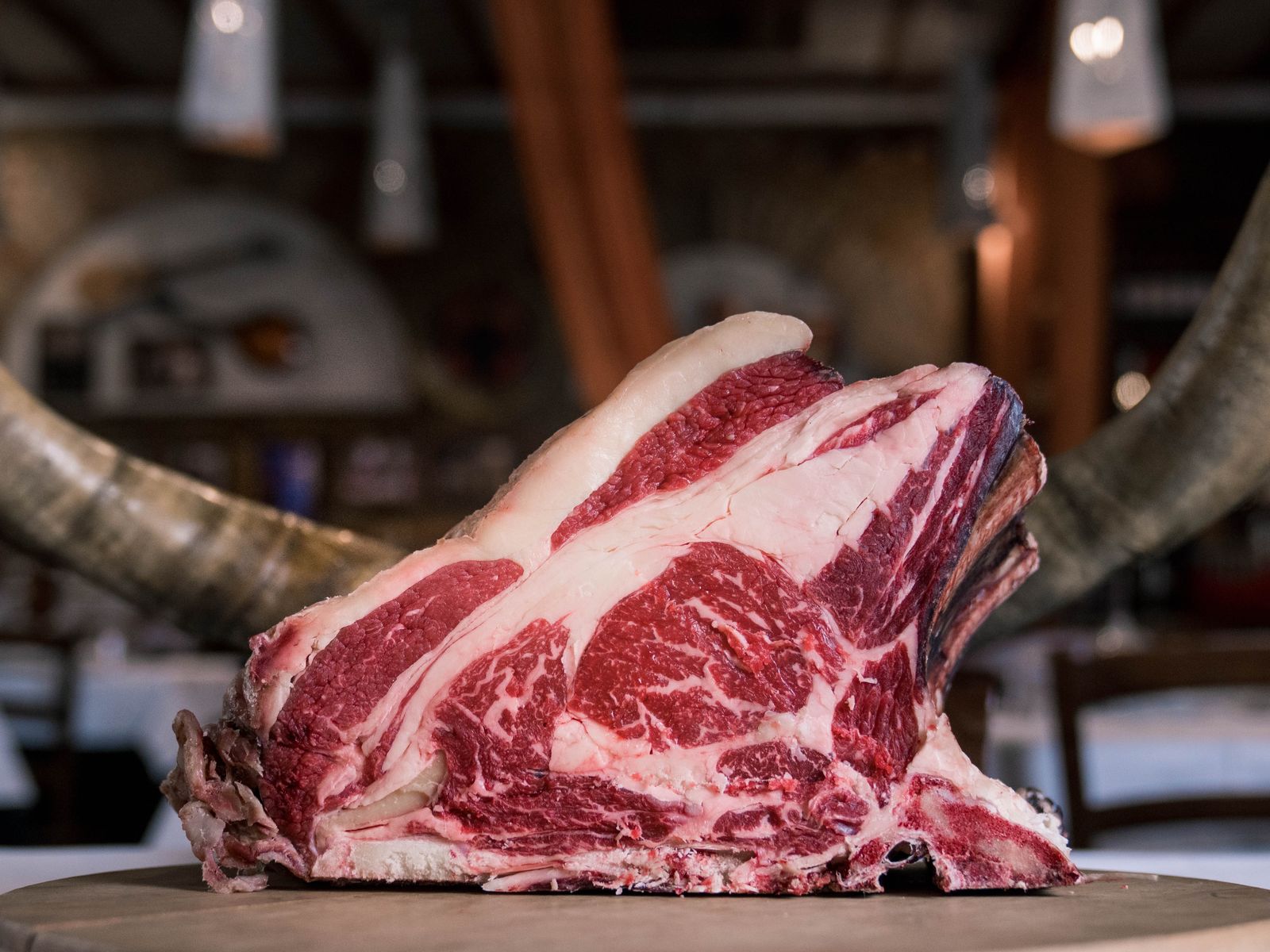 Frozen Beef from Brazil, wholesale export supplier (Grass-fed Brazilian beef cuts, vacuum-sealed for premium export.)