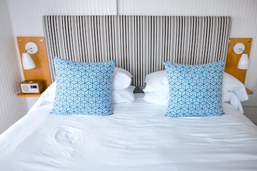 Бесплатное стоковое фото с дизайн интерьера, комфорт, кровать