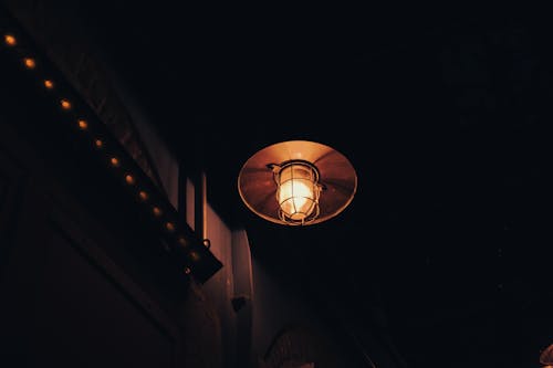 Darmowe zdjęcie z galerii z jasny, lampa wisząca, noc